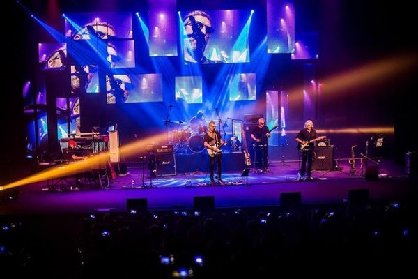 Armazém Convention sedia show de despedida da banda Dire Straits Legacy após turnê no Brasil