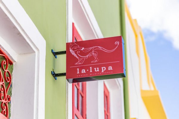 Restaurante La Lupa inaugura novo espaço para happy hour com cardápio especial